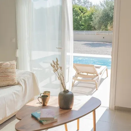 Ferienhaus Mit Privatpool Fuer 6 Personen Ca 137 Qm In Pastida, Dodekanes Rhodos *
